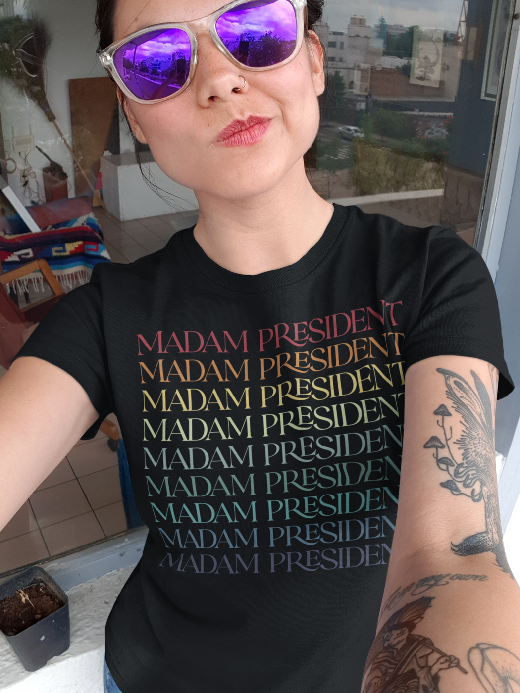 Retro Madam President -- Unisex T-Shirt